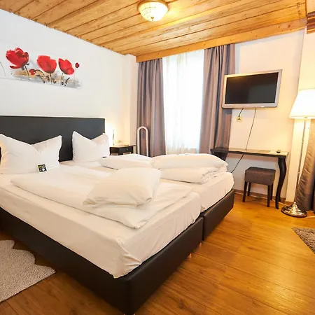 Flair Vier Jahreszeiten Szálloda Bad Urach