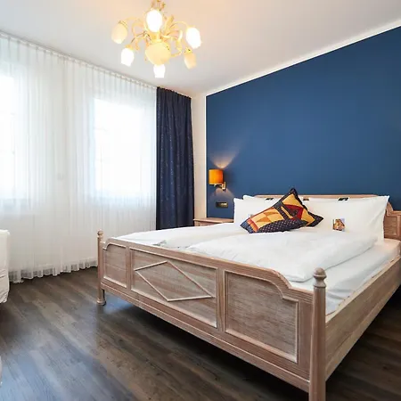 Flair Vier Jahreszeiten Szálloda