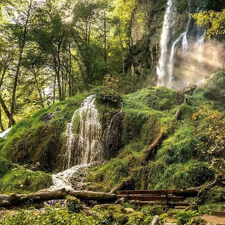 Flair Vier Jahreszeiten Szálloda 4*