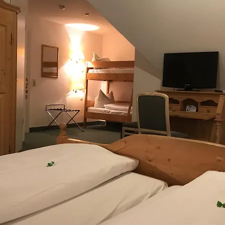 福莱尔四季酒店 4*