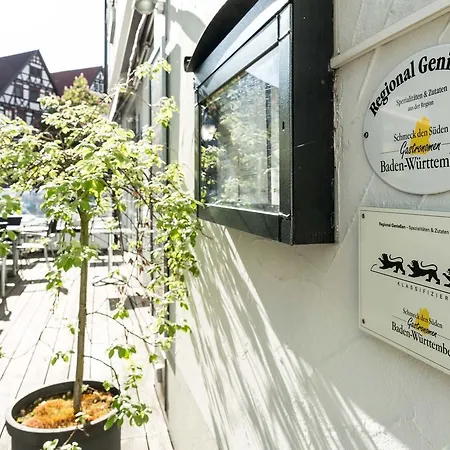 Flair Vier Jahreszeiten Szálloda Bad Urach